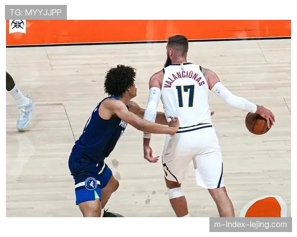 戈贝尔末节连续6次单防约基奇成功，森林狼逆转掘金关键防守回合